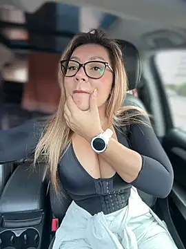 Snapshot of DIANITA_1988 chatting on March 24, 2:33 pm DIANITA 1988 online show from March 24, 2:33 pm