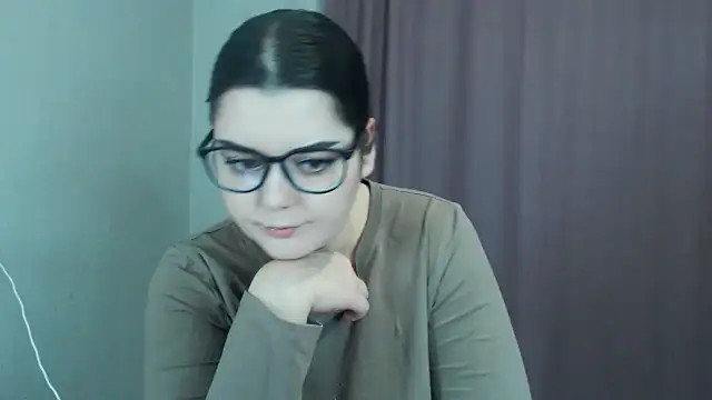 ohhhMie online show from December 18, 3:11 pm