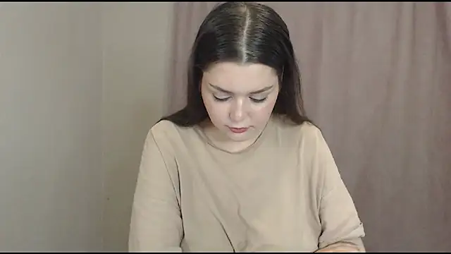 ohhhMie online show from October 6, 1:30 pm