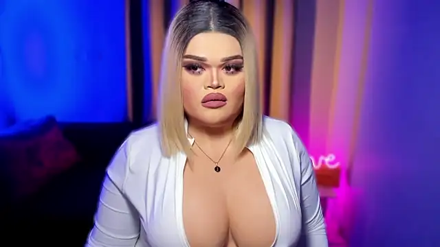 Snapshot of KarolinaThompson chatting on January 31, 11:24 am KarolinaThompson online show from January 31, 11:24 am