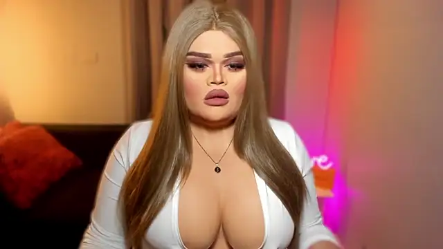 Snapshot of KarolinaThompson chatting on February 20, 7:23 am KarolinaThompson online show from February 20, 7:23 am