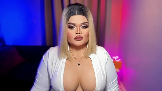 Snapshot of KarolinaThompson chatting on March 9, 10:19 am KarolinaThompson online show from March 9, 10:19 am