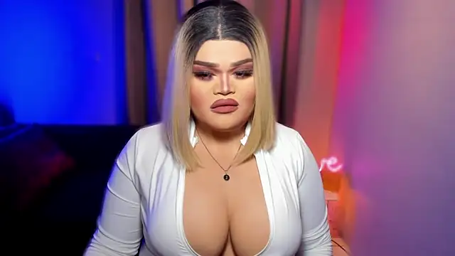 Snapshot of KarolinaThompson chatting on March 15, 7:53 am KarolinaThompson online show from March 15, 7:53 am