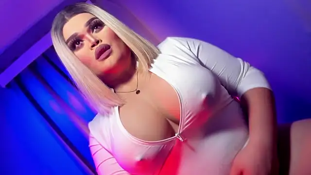 Snapshot of KarolinaThompson chatting on March 22, 9:13 am KarolinaThompson online show from March 22, 9:13 am