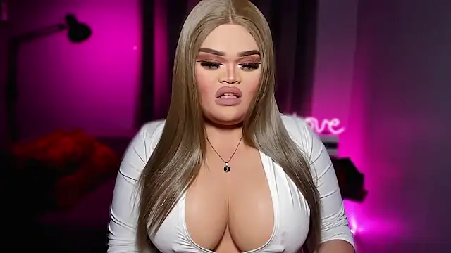 Snapshot of KarolinaThompson chatting on March 4, 5:13 am KarolinaThompson online show from March 4, 5:13 am