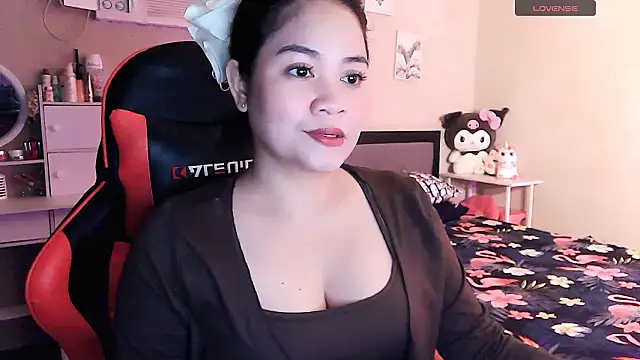 yenyen  online show from February 3, 1:04 am