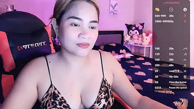 Snapshot of yenyen_ chatting on July 8, 1:10 am yenyen online show from July 8, 1:10 am