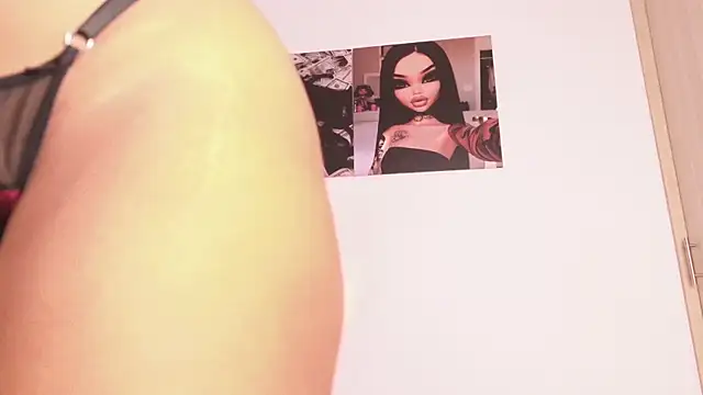 Snapshot of Ariana_lopezz chatting on July 8, 8:46 pm Ariana lopezz online show from July 8, 8:46 pm