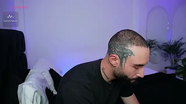 Snapshot of the_lucky_men__ chatting on January 14, 1:47 am the lucky men online show from January 14, 1:47 am