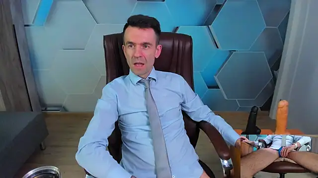 SteveTiger online show from April 19, 3:28 am