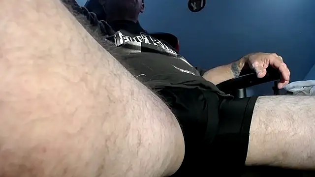 NewBegging69 online show from April 18, 4:00 pm