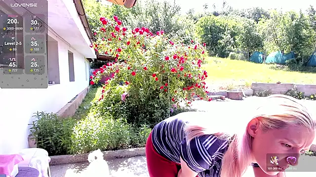 luxurydoll21 online show from May 30, 11:18 am