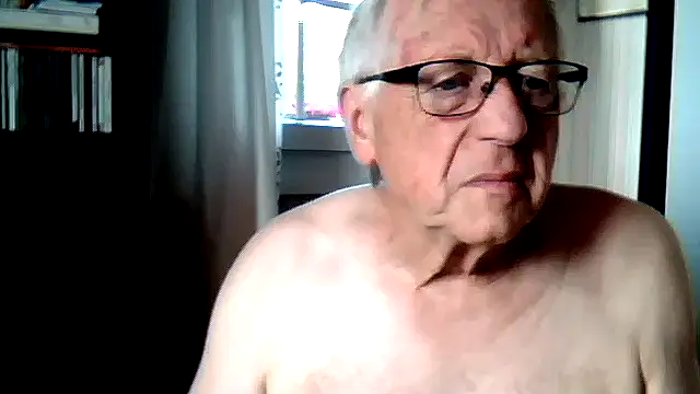 johnjohn622662 online show from July 5, 8:10 am
