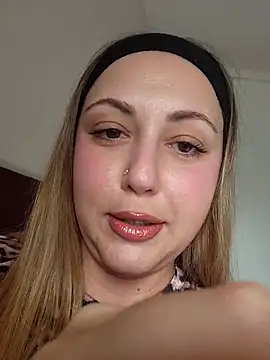 sofiabichota online show from April 26, 3:42 pm