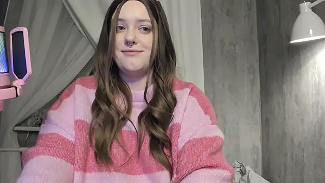 Snapshot of Sophia_Edwards chatting on December 8, 8:04 pm Sophia Edwards online show from December 8, 8:04 pm