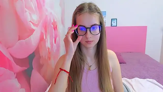 AliceAdams online show from March 9, 7:56 am