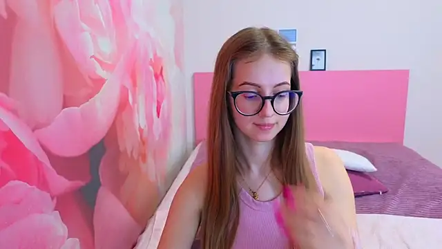 AliceAdams online show from March 13, 7:37 am