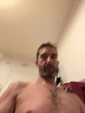Snapshot of Bravissimo81 chatting on July 16, 8:48 pm Bravissimo81 online show from July 16, 8:48 pm