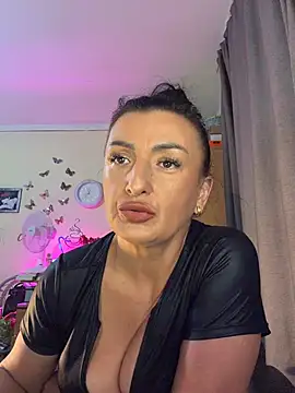 Snapshot of Hotangel75 chatting on July 17, 5:58 am Hotangel75 online show from July 17, 5:58 am