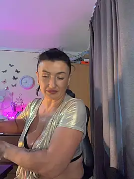 Snapshot of Hotangel75 chatting on July 20, 6:49 am Hotangel75 online show from July 20, 6:49 am