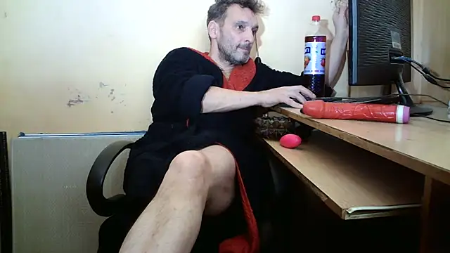 Snapshot of dundyFocus chatting on December 22, 11:51 am dundyFocus online show from December 22, 11:51 am