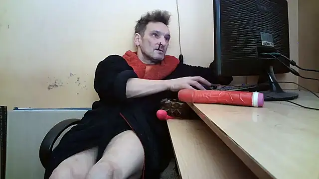 Snapshot of dundyFocus chatting on February 22, 9:52 am dundyFocus online show from February 22, 9:52 am