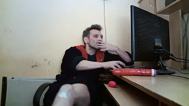 Snapshot of dundyFocus chatting on February 27, 1:11 pm dundyFocus online show from February 27, 1:11 pm