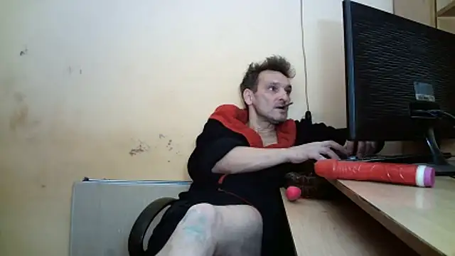 Snapshot of dundyFocus chatting on March 16, 11:47 am dundyFocus online show from March 16, 11:47 am