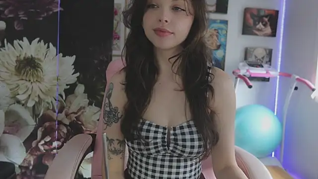 makiyahbelle online show from February 23, 6:22 am