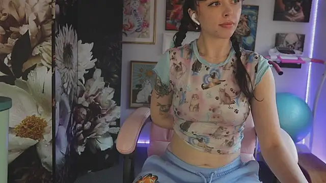 makiyahbelle online show from May 14, 6:53 am