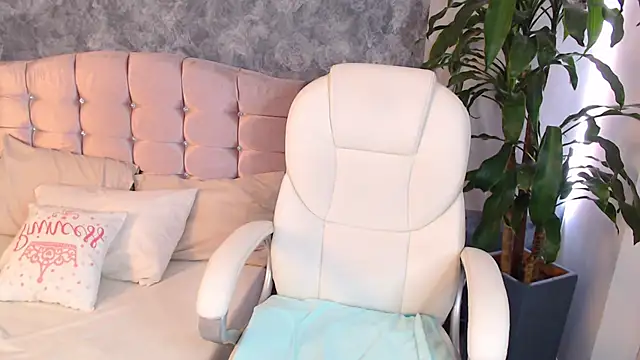 niko robin online show from March 21, 6:07 pm