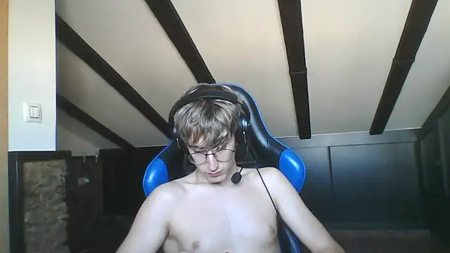 Troycm online show from April 22, 11:01 am