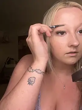 jade21sweet online show from April 27, 5:05 am