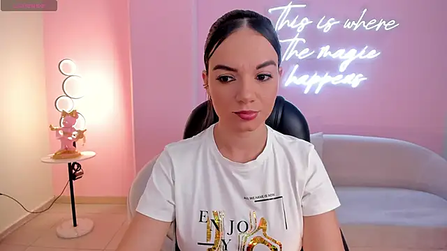 MorganHicks online show from February 19, 5:38 pm