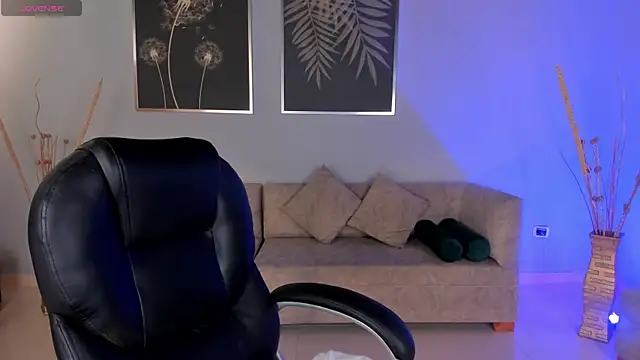 MorganHicks online show from September 25, 7:17 pm