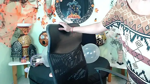 DestinyHills online show from October 21, 12:17 pm