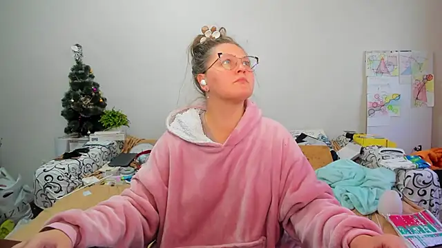 IamYourNarcotic online show from February 5, 2:00 pm