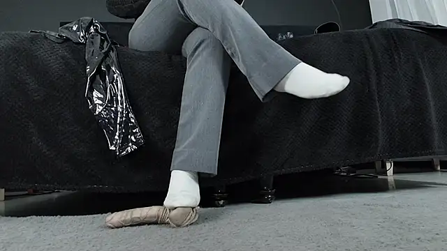  Jade 16 online show from October 29, 11:45 am