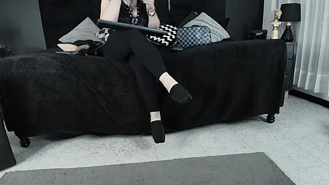  Jade 16 online show from October 30, 11:55 am