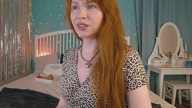 Snapshot of GingerArin chatting on June 3, 2:33 pm GingerArin online show from June 3, 2:33 pm