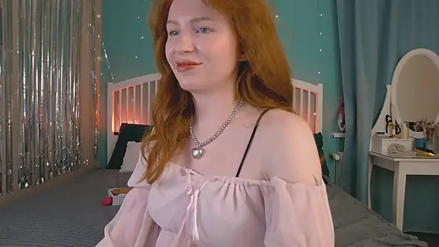 Snapshot of GingerArin chatting on June 17, 12:07 pm GingerArin online show from June 17, 12:07 pm