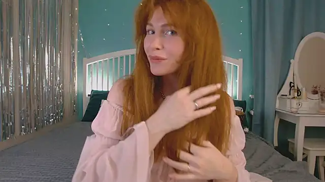 Snapshot of GingerArin chatting on June 18, 7:18 pm GingerArin online show from June 18, 7:18 pm