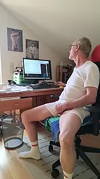 Snapshot of BerndisCam chatting on September 30, 11:48 am BerndisCam online show from September 30, 11:48 am