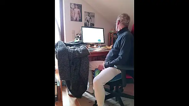 Snapshot of BerndisCam chatting on January 9, 12:19 pm BerndisCam online show from January 9, 12:19 pm