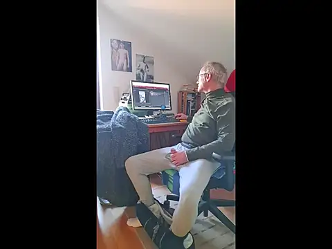 Snapshot of BerndisCam chatting on January 15, 1:26 pm BerndisCam online show from January 15, 1:26 pm