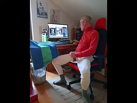 Snapshot of BerndisCam chatting on February 2, 3:00 pm BerndisCam online show from February 2, 3:00 pm