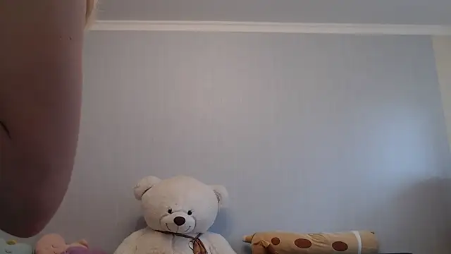 Snapshot of night_is_dark chatting on July 25, 2:03 pm night is dark online show from July 25, 2:03 pm
