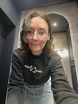 The Snowwhitee online show from April 19, 11:53 am