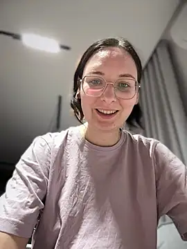 The Snowwhitee online show from April 19, 7:49 pm