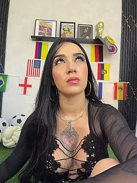 Snapshot of EmmyEvans1 chatting on July 9, 7:07 pm EmmyEvans1 online show from July 9, 7:07 pm